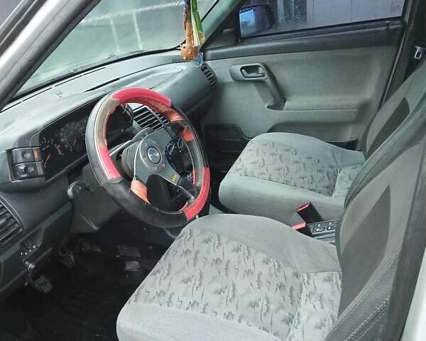 Серый ВАЗ 2110, объемом двигателя 1.6 л и пробегом 150 тыс. км за 1300 $, фото 13 на Automoto.ua