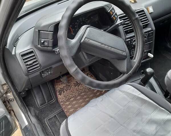 Серый ВАЗ 2110, объемом двигателя 1.6 л и пробегом 157 тыс. км за 2600 $, фото 4 на Automoto.ua