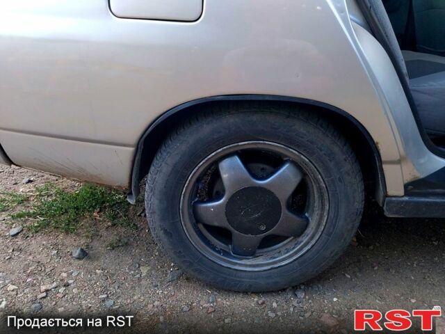 Серый ВАЗ 2110, объемом двигателя 1.6 л и пробегом 180 тыс. км за 1500 $, фото 3 на Automoto.ua