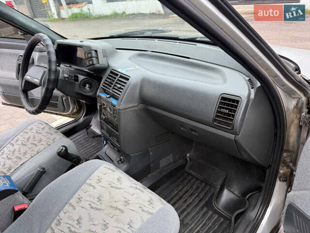 Серый ВАЗ 2110, объемом двигателя 1.6 л и пробегом 106 тыс. км за 2999 $, фото 7 на Automoto.ua