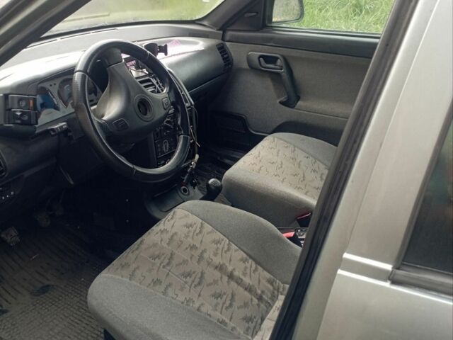 Серый ВАЗ 2110, объемом двигателя 1 л и пробегом 200 тыс. км за 1300 $, фото 5 на Automoto.ua