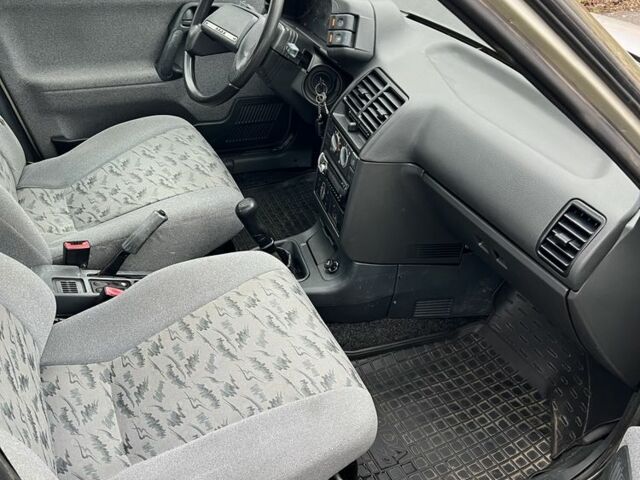 Серый ВАЗ 2110, объемом двигателя 1.6 л и пробегом 131 тыс. км за 2099 $, фото 11 на Automoto.ua