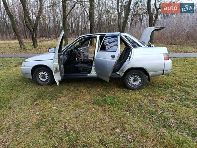 Сірий ВАЗ 2110, об'ємом двигуна 1.62 л та пробігом 350 тис. км за 1649 $, фото 4 на Automoto.ua