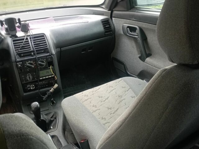 Серый ВАЗ 2110, объемом двигателя 1 л и пробегом 200 тыс. км за 1300 $, фото 4 на Automoto.ua