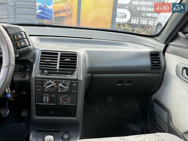 Серый ВАЗ 2110, объемом двигателя 1.6 л и пробегом 174 тыс. км за 1999 $, фото 25 на Automoto.ua