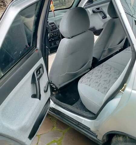 Серый ВАЗ 2110, объемом двигателя 1.6 л и пробегом 140 тыс. км за 1500 $, фото 2 на Automoto.ua