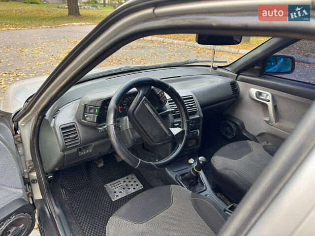 Сірий ВАЗ 2110, об'ємом двигуна 1.6 л та пробігом 266 тис. км за 1700 $, фото 11 на Automoto.ua