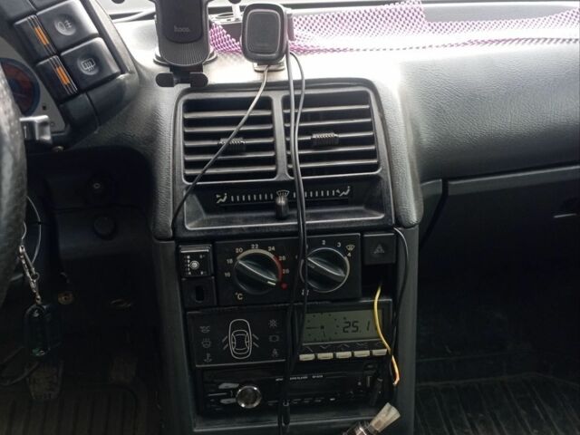 Серый ВАЗ 2110, объемом двигателя 1 л и пробегом 200 тыс. км за 1300 $, фото 6 на Automoto.ua