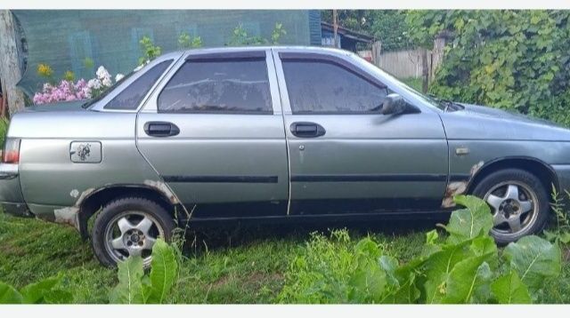 Серый ВАЗ 2110, объемом двигателя 1 л и пробегом 1 тыс. км за 1000 $, фото 2 на Automoto.ua