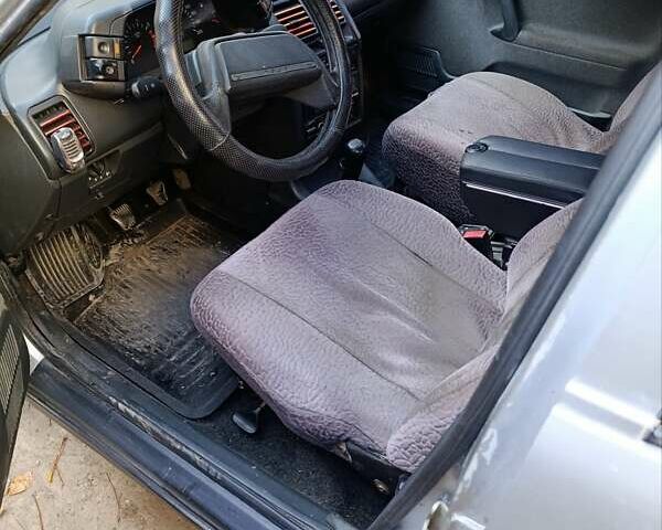 Серый ВАЗ 2110, объемом двигателя 1.6 л и пробегом 270 тыс. км за 1700 $, фото 2 на Automoto.ua