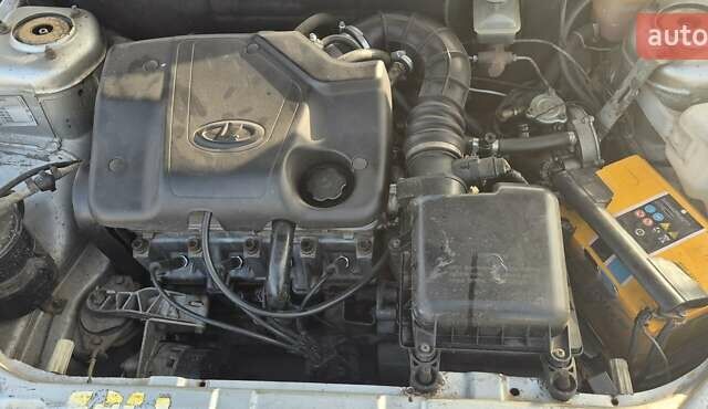 Серый ВАЗ 2110, объемом двигателя 1.6 л и пробегом 195 тыс. км за 1800 $, фото 9 на Automoto.ua