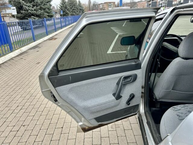 Сірий ВАЗ 2110, об'ємом двигуна 1.6 л та пробігом 182 тис. км за 2350 $, фото 12 на Automoto.ua