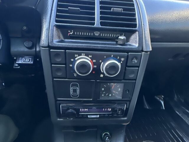 Серый ВАЗ 2110, объемом двигателя 1.6 л и пробегом 315 тыс. км за 2200 $, фото 4 на Automoto.ua