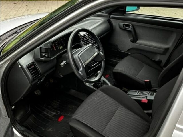Сірий ВАЗ 2110, об'ємом двигуна 0 л та пробігом 188 тис. км за 1000 $, фото 6 на Automoto.ua