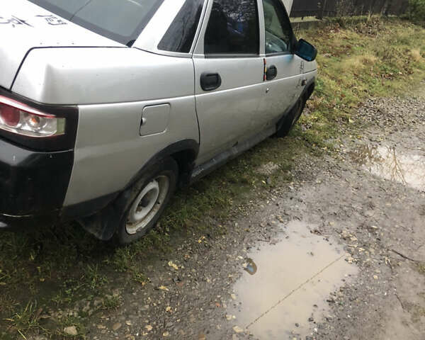 Серый ВАЗ 2110, объемом двигателя 1.6 л и пробегом 255 тыс. км за 600 $, фото 3 на Automoto.ua