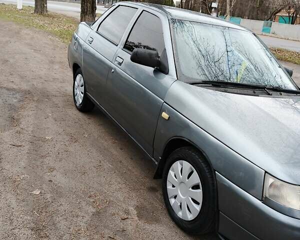 Серый ВАЗ 2110, объемом двигателя 1.6 л и пробегом 300 тыс. км за 1700 $, фото 3 на Automoto.ua