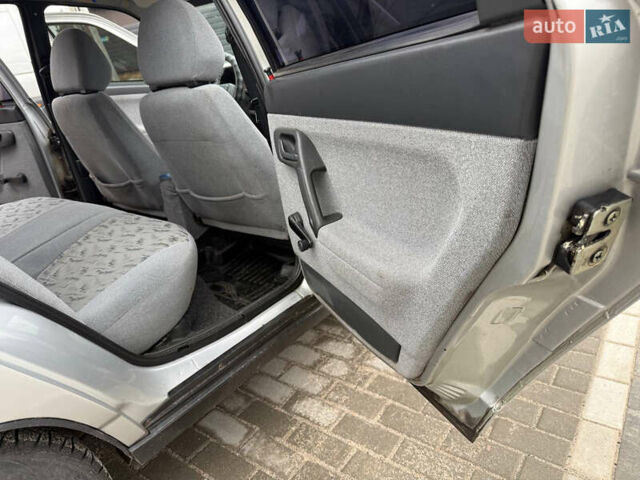 Серый ВАЗ 2110, объемом двигателя 1.6 л и пробегом 106 тыс. км за 2999 $, фото 9 на Automoto.ua