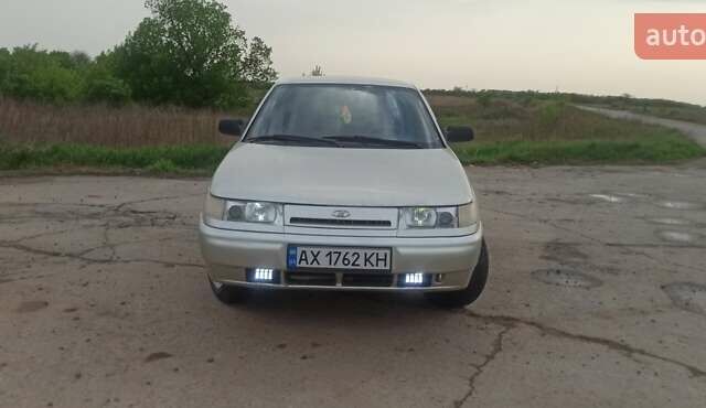 Серый ВАЗ 2110, объемом двигателя 1.6 л и пробегом 262 тыс. км за 2100 $, фото 2 на Automoto.ua