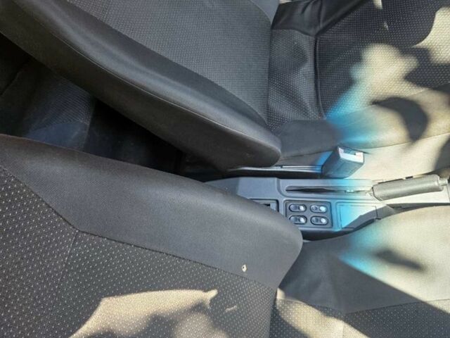 Серый ВАЗ 2110, объемом двигателя 1.6 л и пробегом 160 тыс. км за 2000 $, фото 5 на Automoto.ua