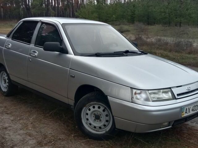 Серый ВАЗ 2110, объемом двигателя 0 л и пробегом 208 тыс. км за 2000 $, фото 2 на Automoto.ua