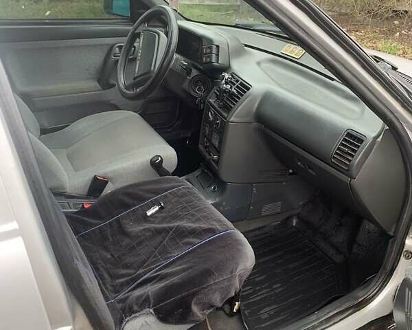 Сірий ВАЗ 2110, об'ємом двигуна 1.6 л та пробігом 202 тис. км за 1550 $, фото 3 на Automoto.ua