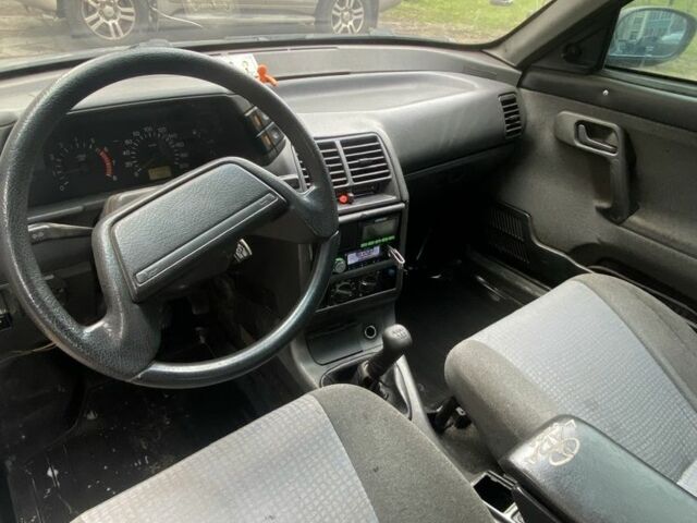 Серый ВАЗ 2110, объемом двигателя 1.6 л и пробегом 240 тыс. км за 1100 $, фото 4 на Automoto.ua