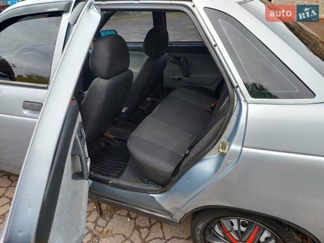 Серый ВАЗ 2110, объемом двигателя 1.6 л и пробегом 115 тыс. км за 2800 $, фото 3 на Automoto.ua