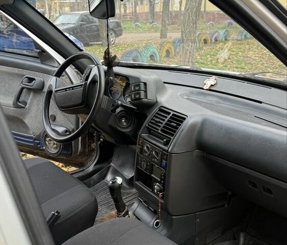 Серый ВАЗ 2110, объемом двигателя 1.6 л и пробегом 240 тыс. км за 1800 $, фото 3 на Automoto.ua