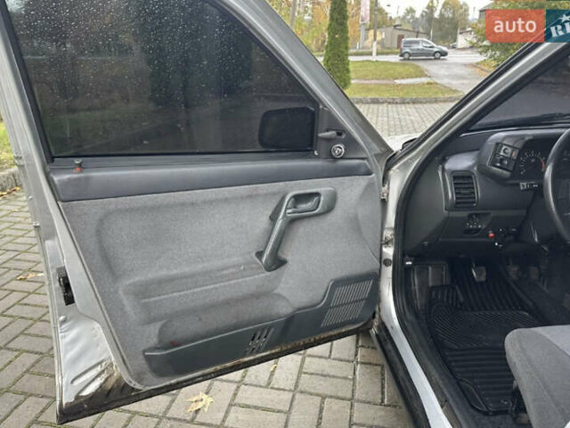 Сірий ВАЗ 2110, об'ємом двигуна 1.6 л та пробігом 270 тис. км за 1650 $, фото 6 на Automoto.ua