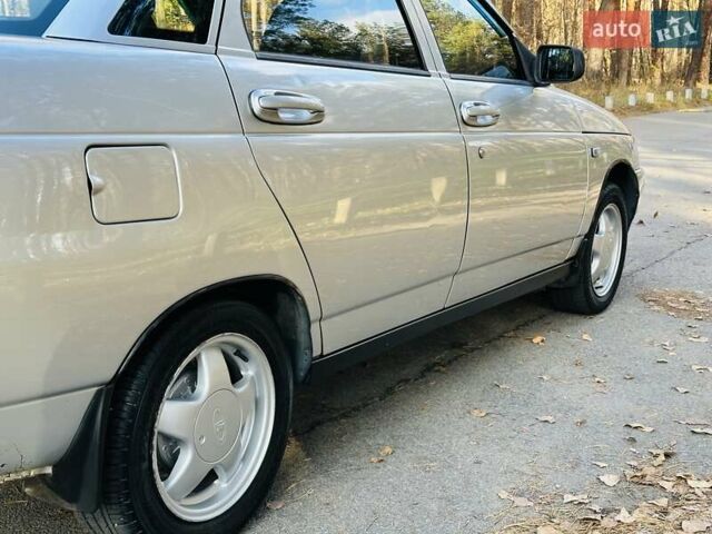 Сірий ВАЗ 2110, об'ємом двигуна 1.6 л та пробігом 95 тис. км за 3750 $, фото 7 на Automoto.ua