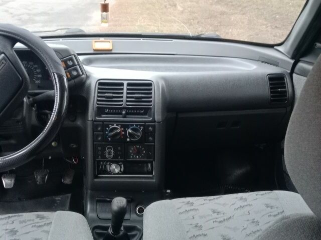 Серый ВАЗ 2110, объемом двигателя 0 л и пробегом 208 тыс. км за 2000 $, фото 6 на Automoto.ua