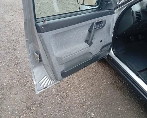 Серый ВАЗ 2110, объемом двигателя 1.6 л и пробегом 258 тыс. км за 1600 $, фото 5 на Automoto.ua