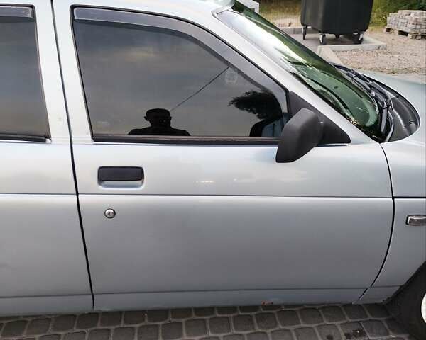 Серый ВАЗ 2110, объемом двигателя 1.6 л и пробегом 192 тыс. км за 2300 $, фото 19 на Automoto.ua