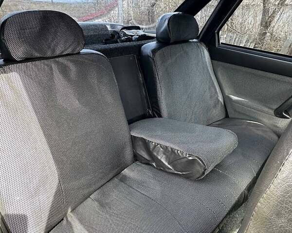 Серый ВАЗ 2110, объемом двигателя 1.6 л и пробегом 135 тыс. км за 2400 $, фото 5 на Automoto.ua