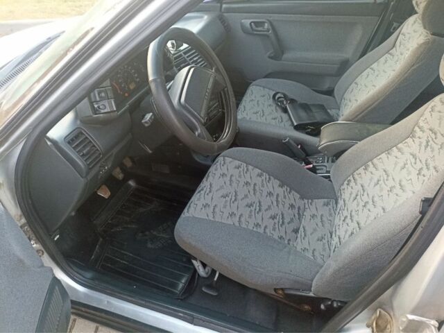 Сірий ВАЗ 2110, об'ємом двигуна 1.6 л та пробігом 170 тис. км за 1850 $, фото 6 на Automoto.ua