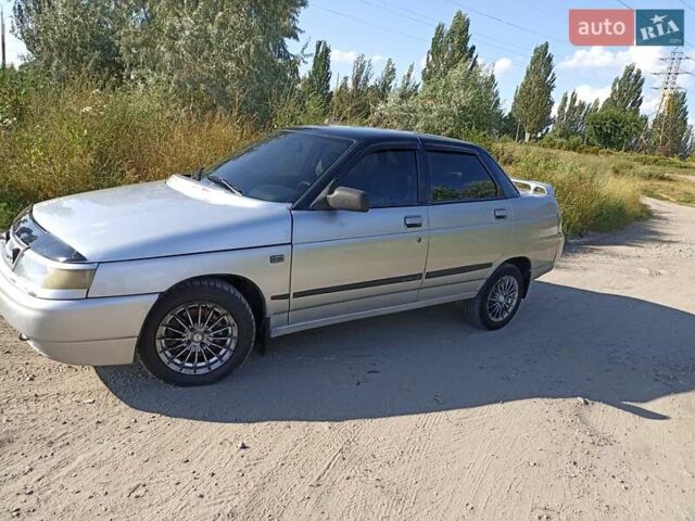 Серый ВАЗ 2110, объемом двигателя 1.6 л и пробегом 277 тыс. км за 3200 $, фото 2 на Automoto.ua