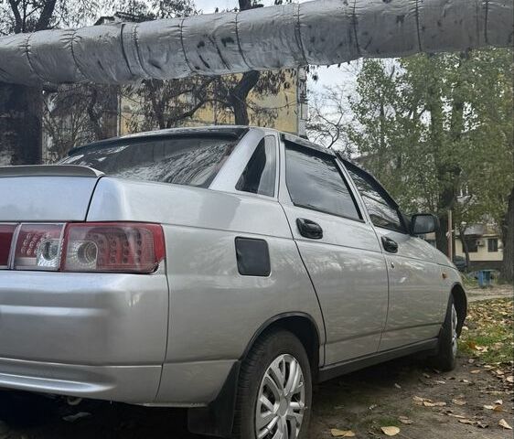 Серый ВАЗ 2110, объемом двигателя 1.6 л и пробегом 240 тыс. км за 1800 $, фото 2 на Automoto.ua