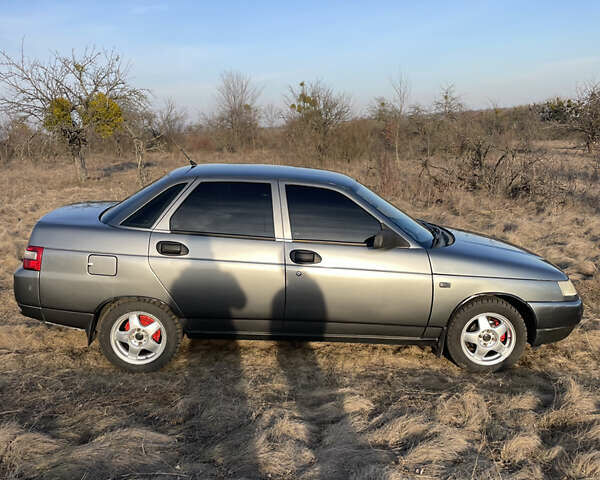 Серый ВАЗ 2110, объемом двигателя 1.6 л и пробегом 124 тыс. км за 2950 $, фото 2 на Automoto.ua
