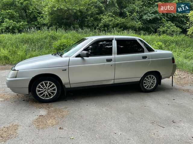 Серый ВАЗ 2110, объемом двигателя 1.6 л и пробегом 242 тыс. км за 1950 $, фото 1 на Automoto.ua