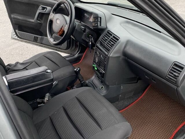 Сірий ВАЗ 2110, об'ємом двигуна 1.6 л та пробігом 193 тис. км за 2400 $, фото 11 на Automoto.ua