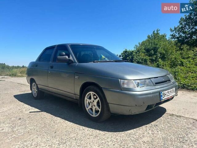 Серый ВАЗ 2110, объемом двигателя 1.6 л и пробегом 245 тыс. км за 2000 $, фото 4 на Automoto.ua