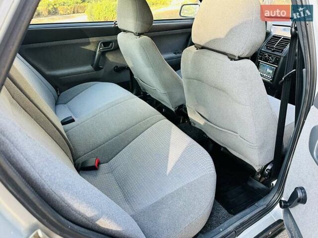 Сірий ВАЗ 2110, об'ємом двигуна 1.6 л та пробігом 95 тис. км за 3750 $, фото 13 на Automoto.ua