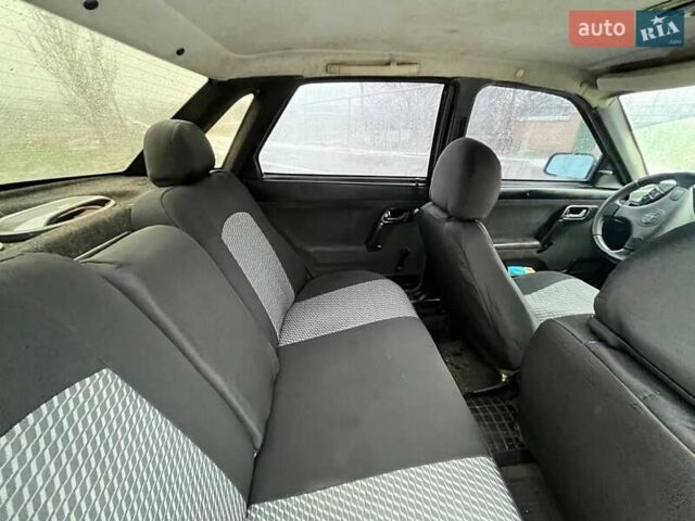 Серый ВАЗ 2110, объемом двигателя 1.6 л и пробегом 160 тыс. км за 2050 $, фото 5 на Automoto.ua