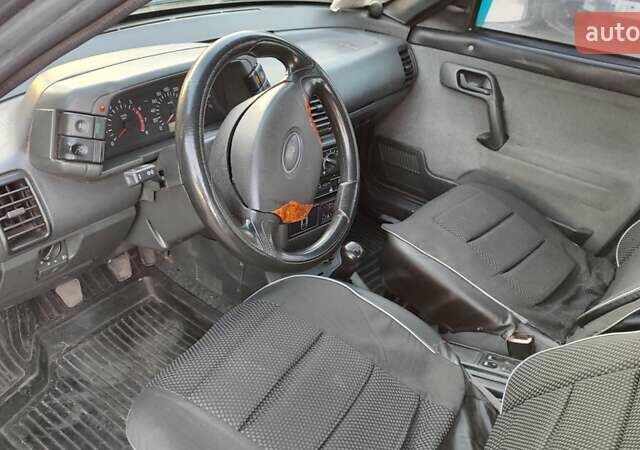 Сірий ВАЗ 2110, об'ємом двигуна 1.6 л та пробігом 190 тис. км за 1100 $, фото 6 на Automoto.ua