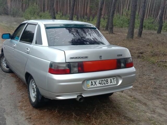 Серый ВАЗ 2110, объемом двигателя 0 л и пробегом 208 тыс. км за 2000 $, фото 1 на Automoto.ua