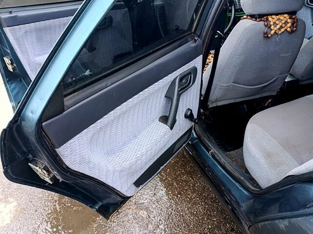 Серый ВАЗ 2110, объемом двигателя 1.6 л и пробегом 340 тыс. км за 1450 $, фото 3 на Automoto.ua