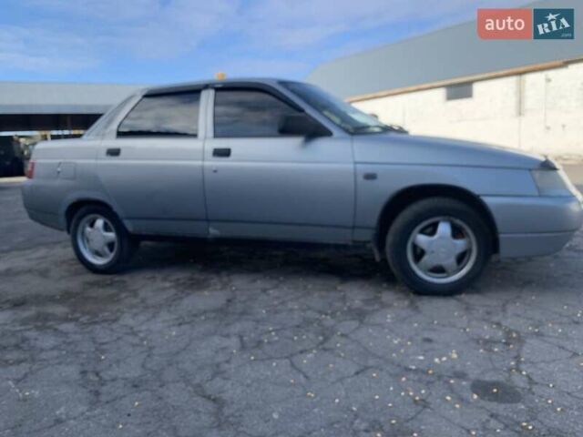 Серый ВАЗ 2110, объемом двигателя 1.6 л и пробегом 300 тыс. км за 1650 $, фото 3 на Automoto.ua