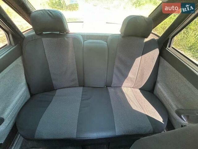 Серый ВАЗ 2110, объемом двигателя 1.6 л и пробегом 245 тыс. км за 2000 $, фото 10 на Automoto.ua