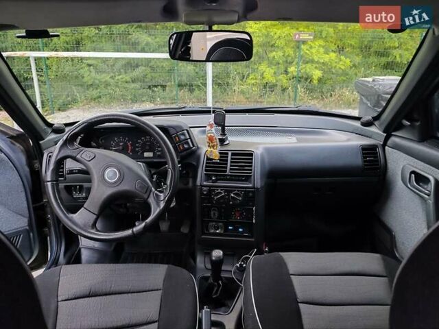 Серый ВАЗ 2110, объемом двигателя 1.6 л и пробегом 192 тыс. км за 2300 $, фото 21 на Automoto.ua