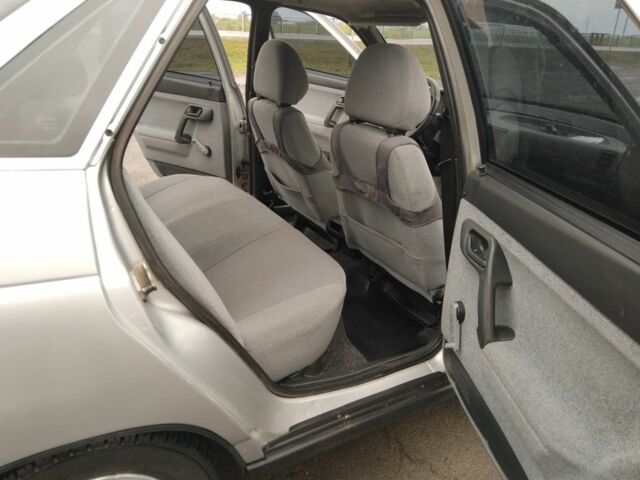 Серый ВАЗ 2110, объемом двигателя 1.6 л и пробегом 210 тыс. км за 1700 $, фото 15 на Automoto.ua